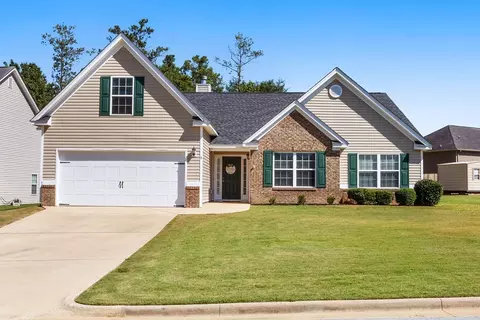 4 Crestwood Ct, Phenix City, AL 36870