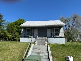 206 11th St, Lanett, AL 36863