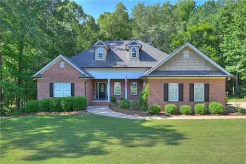 321 Saint James Dr, Auburn, AL 36830