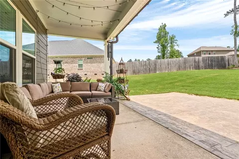 1207 Cedar Creek Dr, Opelika, AL 36801