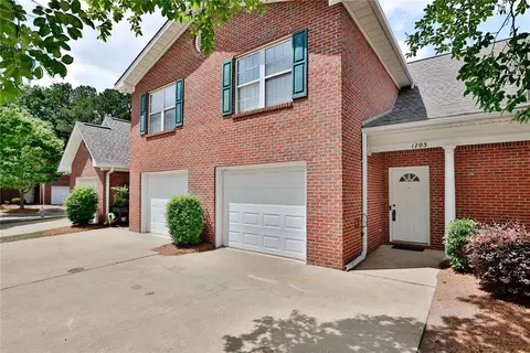 2428 E University Dr #1705, Auburn, AL 36830