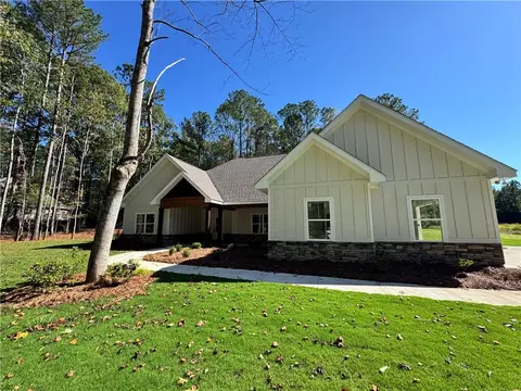 1652 Lee Road 183, Opelika, AL 36804