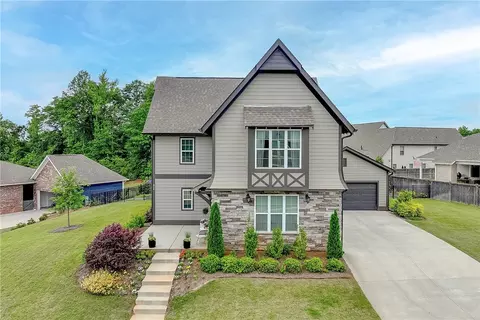 834 Clear Spring Dr, Auburn, AL 36830
