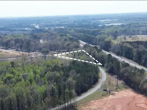 1305 N Uniroyal Rd N, Opelika, AL 36804