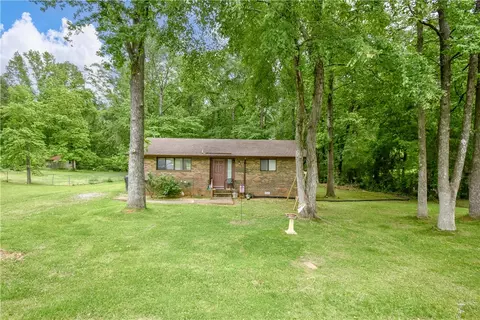 2304 Nolen Dr, Alexander City, AL 35010