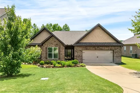 1107 Hampstead Ln, Opelika, AL 36801