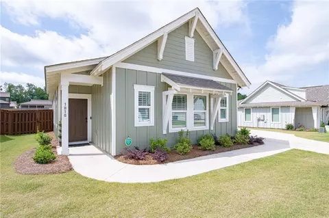 1818 Woodward Oaks Trl, Auburn, AL 36830