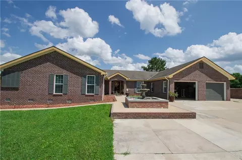 189 Huguley Rd, Opelika, AL 36804