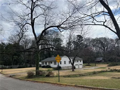 210 Marion Cir, Auburn, AL 36830