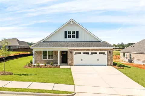1978 Hidden Lakes Dr, Opelika, AL 36801