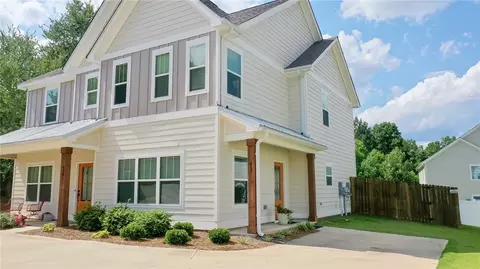 417 Jack Hampton Dr, Auburn, AL 36830 photo 2