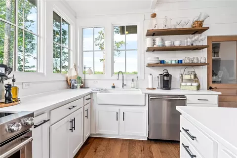 8 Old Jay Rd, Eclectic, AL 36024
