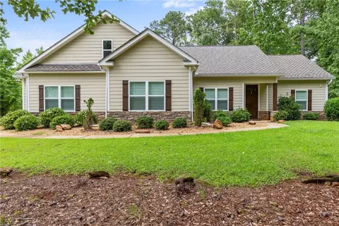 134 N Cardinal Hts, Dadeville, AL 36853