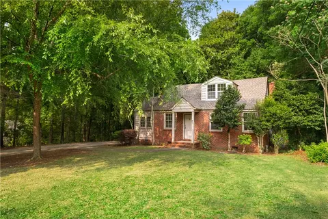 536 Dumas Dr, Auburn, AL 36830