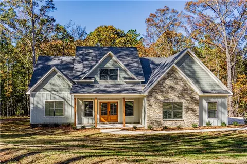 1793 Lee Road 288, Smiths Station, AL 36877