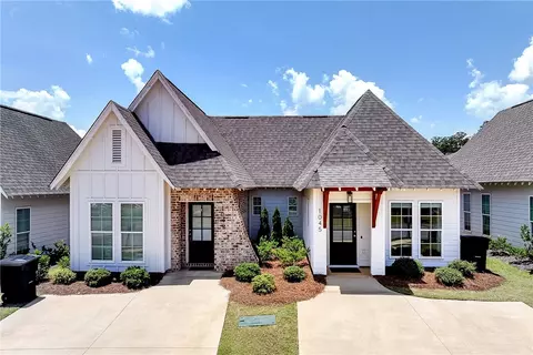 1045 Burrow Cir, Opelika, AL 36801