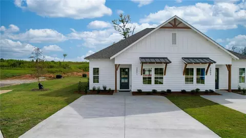 2007 Crossing Ct W, Valley, AL 36854