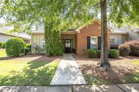 1630 Academy Dr #402, Auburn, AL 36830