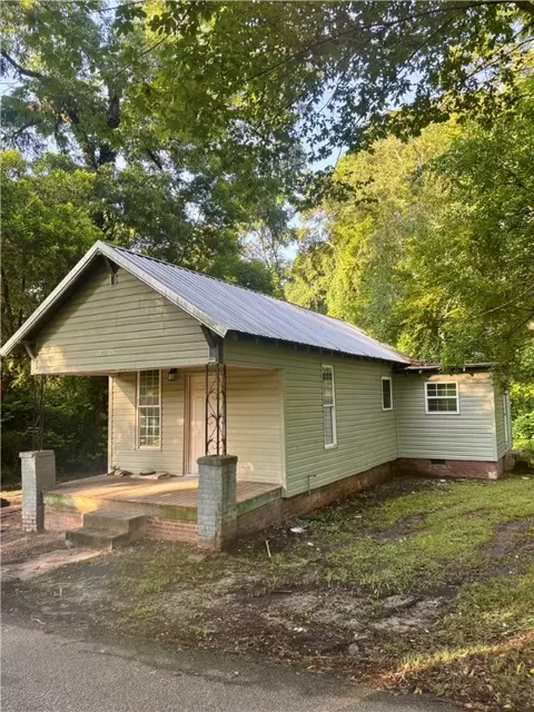 204 S 1st Pl, Opelika, AL 36801