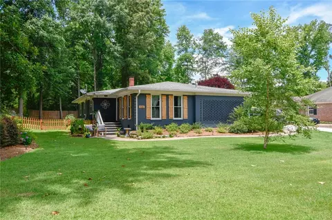 1105 E Samford Ave, Auburn, AL 36830