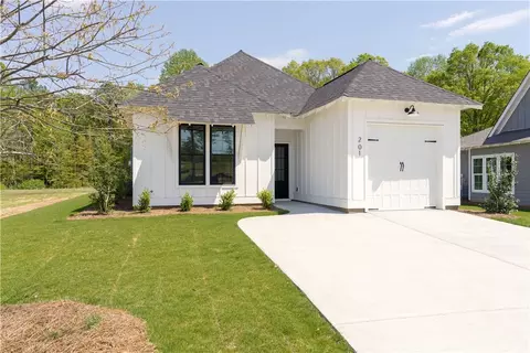 201 Summer St, Opelika, AL 36801
