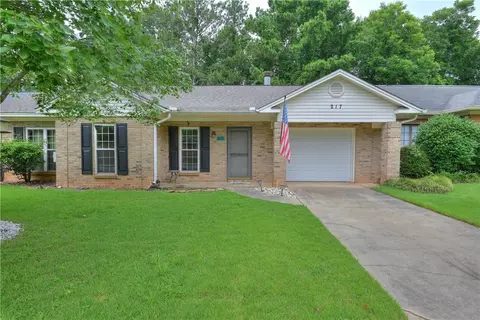217 Ivy Ln, Auburn, AL 36830