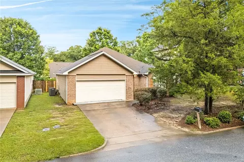 424 Frazier St, Auburn, AL 36830
