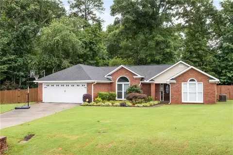 5101 Pierce Point Dr, Phenix City, AL 36867