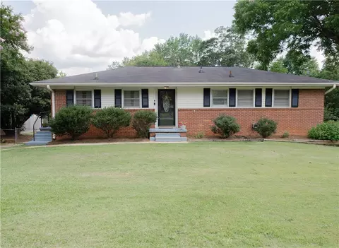 305 Highland Ave, Opelika, AL 36801