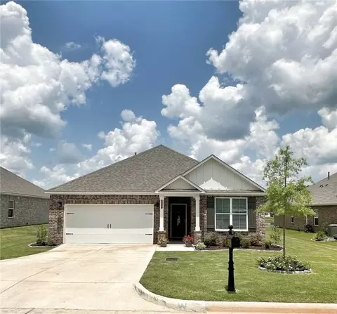 2527 Farmville Lakes Dr, Auburn, AL 36830