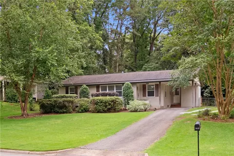 1016 E Magnolia Ave, Auburn, AL 36830