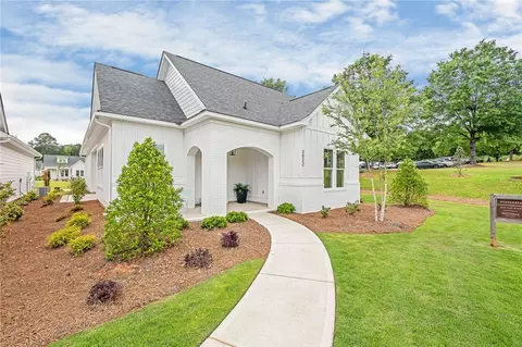 3022 Yards Ln, Opelika, AL 36801