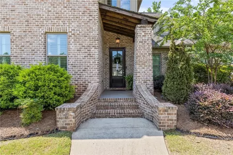 1595 Club Creek Dr, Auburn, AL 36832