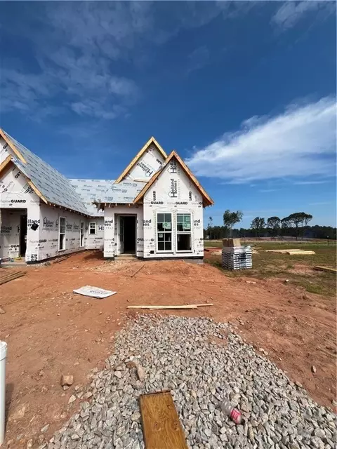 1059 Forest Ln, Opelika, AL 36801