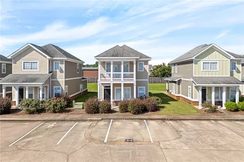 1957 Wire Rd #34, Auburn, AL 36830