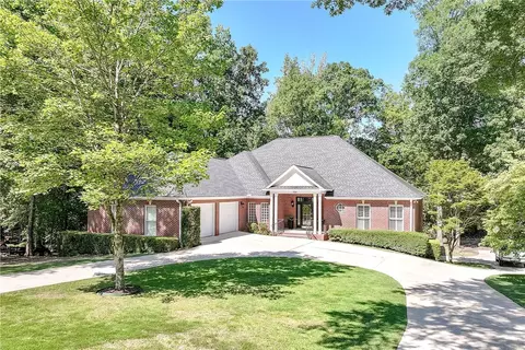 722 Patrick Rd, Auburn, AL 36830