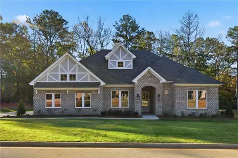 211 Merlin St, Opelika, AL 36801
