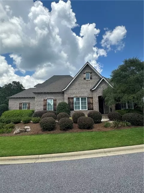 1611 Woodley Cir, Auburn, AL 36830