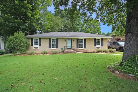 1808 Jollit Ave, Opelika, AL 36801