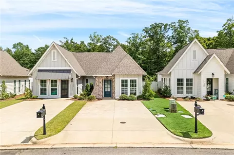1136 Burrow Cir, Opelika, AL 36801