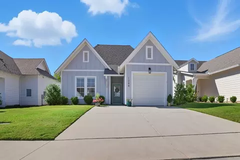 1288 Woodland Cir, Opelika, AL 36801