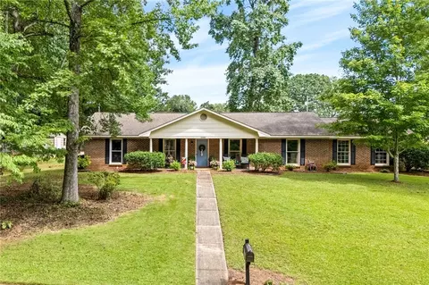 2200 N Hills Dr, Opelika, AL 36801