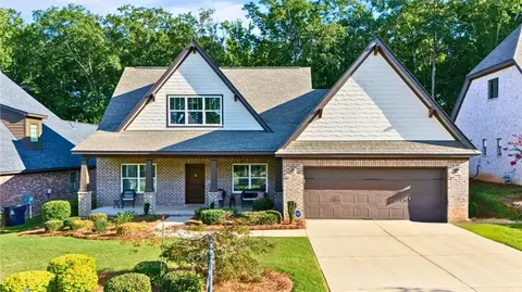 1749 Lois Ln, Auburn, AL 36832