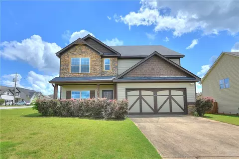 1813 Foxfire Ln, Opelika, AL 36804