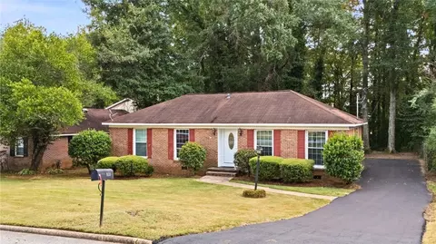 833 Cahaba Dr, Auburn, AL 36830