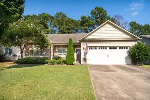 2013 Copper Ln, Opelika, AL 36801