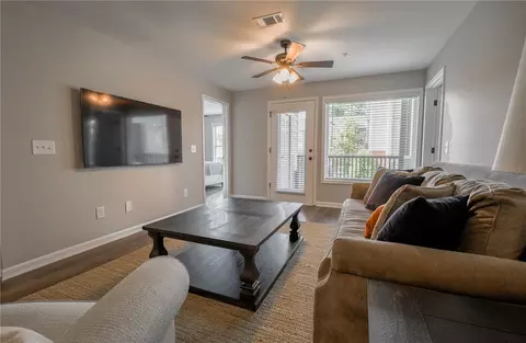 730 W Magnolia Ave #202, Auburn, AL 36830