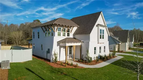 117 Firefly Ln, Opelika, AL 36801