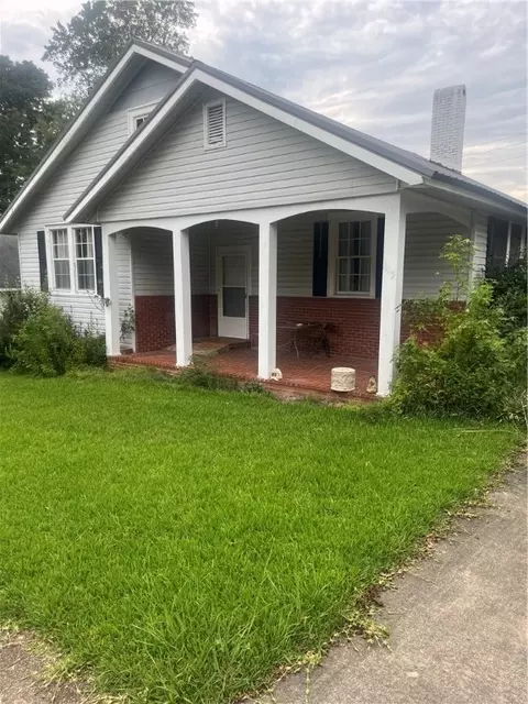 615 Denson St, Valley, AL 36854