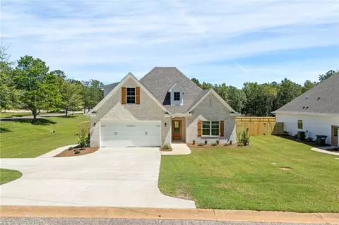 1825 Hanson St, Opelika, AL 36801
